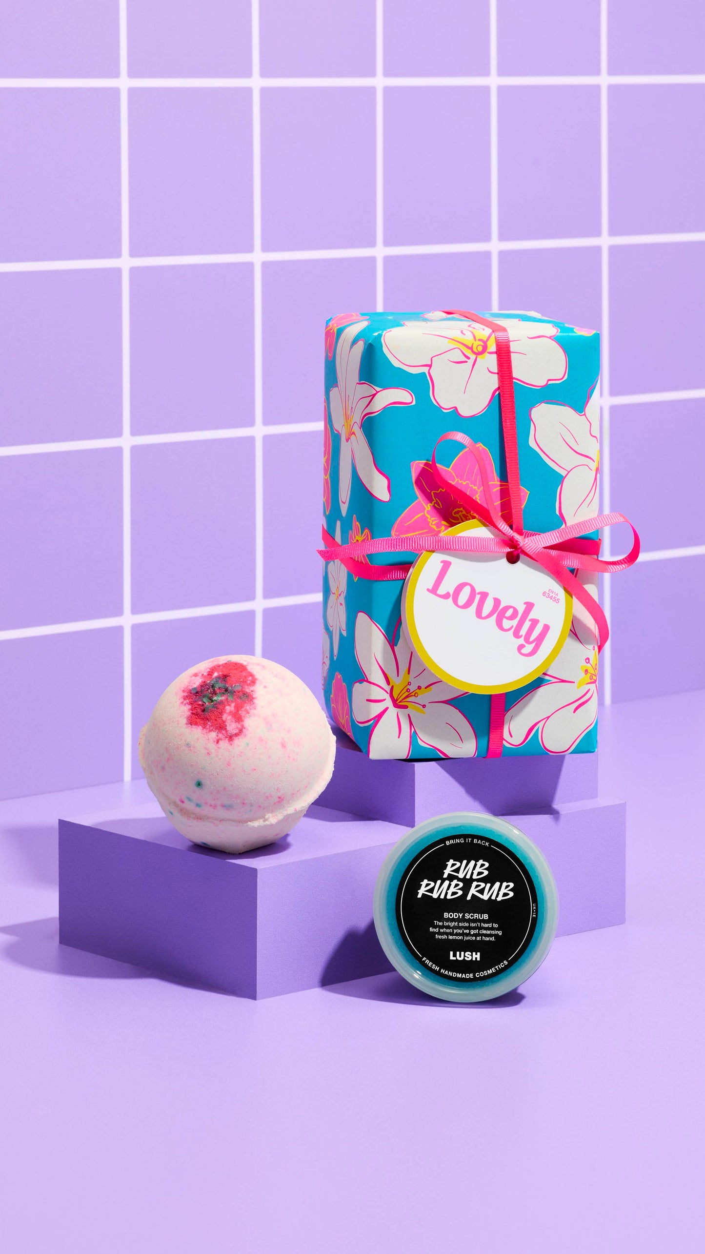 Lovely - US 4738